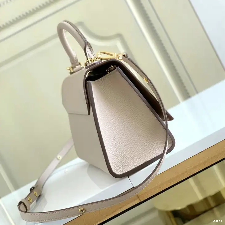Bags 2110YA0040 LV 0803